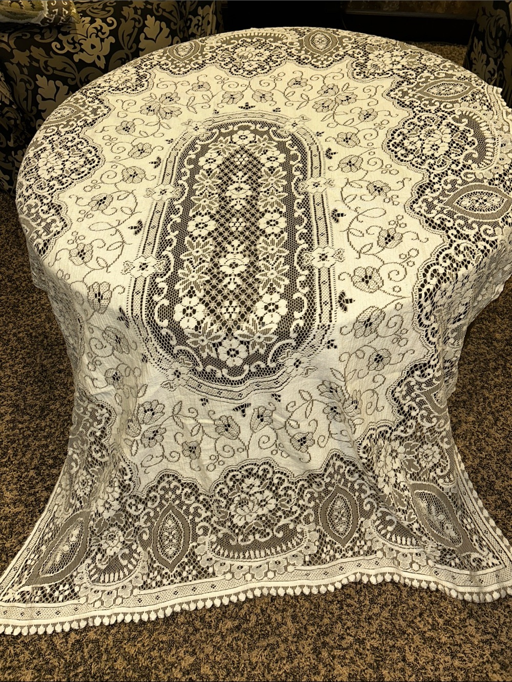 Classic Lace-Style small oblongTablecloth in Ivory and Brown